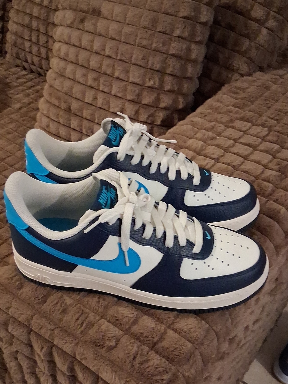 Nike Men’s Low-Top Sneakers in White and Blue